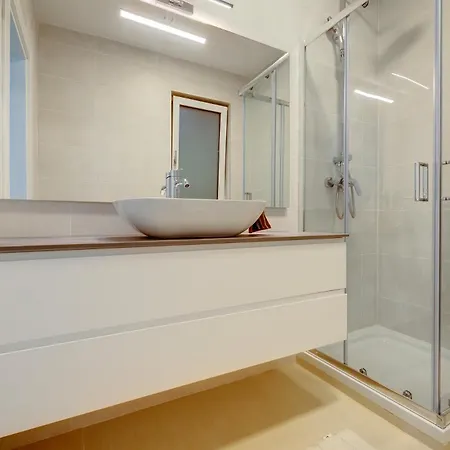 Stylish Duplex In A Tranquil Area Apartment Ta' Gokondu