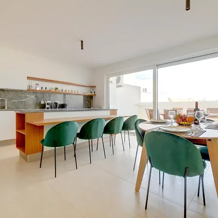 Apartment Stylish Duplex In A Tranquil Area *